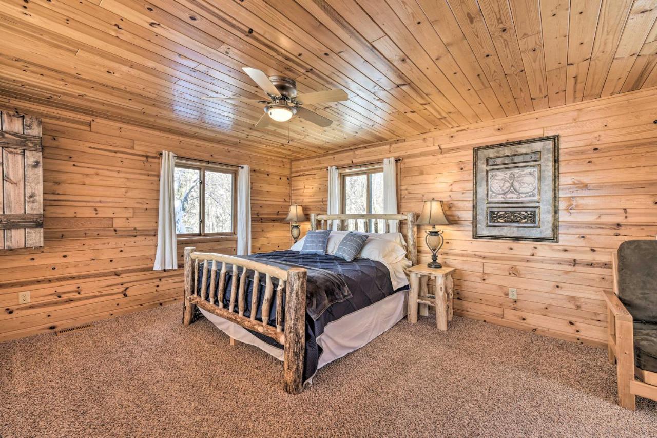 Scenic Hayward Lake View Retreat With Fire Pit Dış mekan fotoğraf