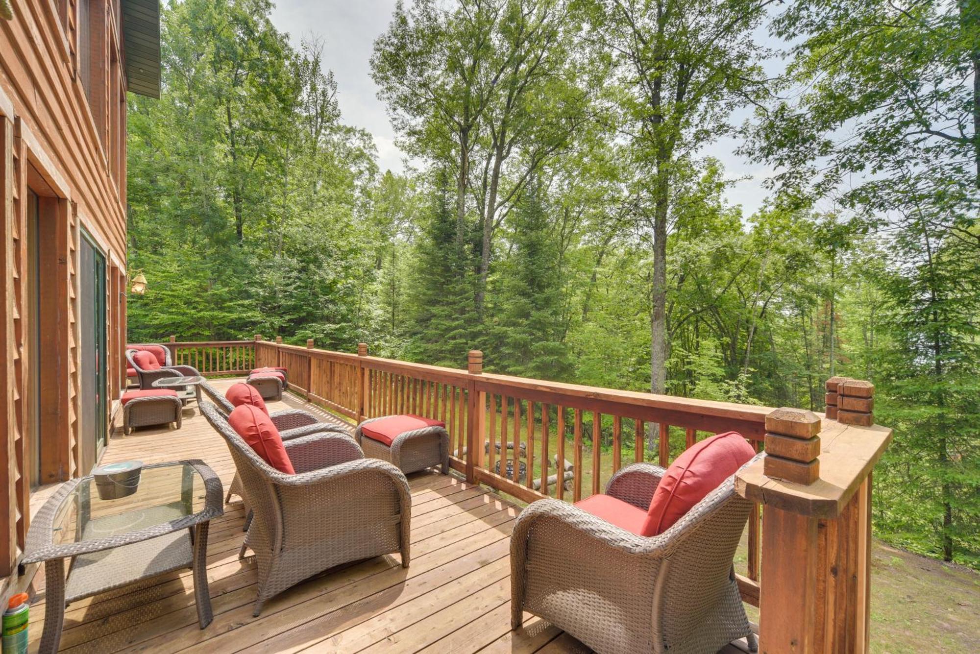 Scenic Hayward Lake View Retreat With Fire Pit Dış mekan fotoğraf