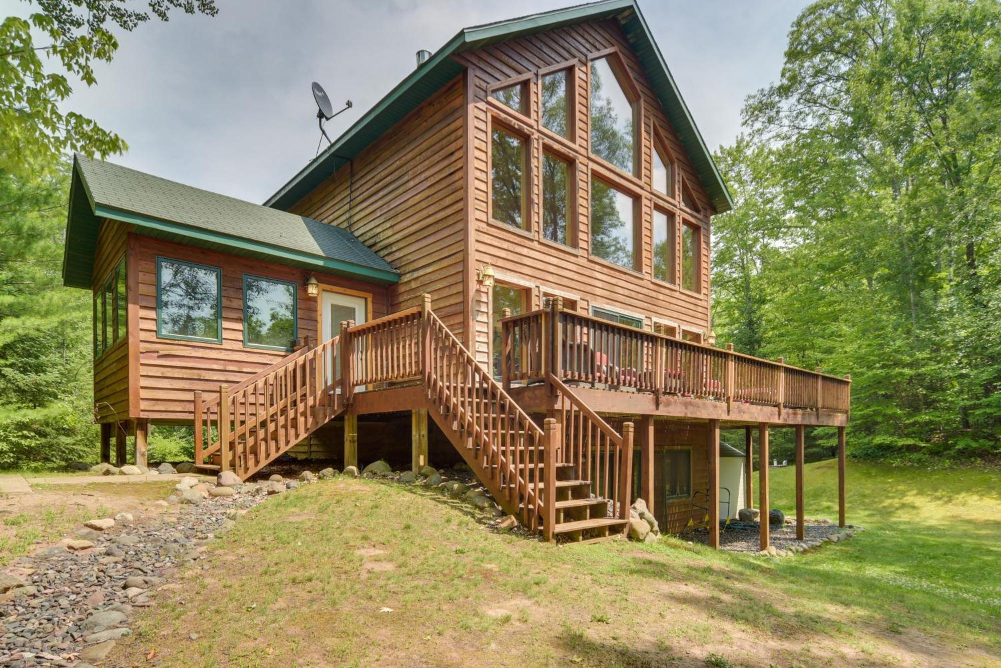 Scenic Hayward Lake View Retreat With Fire Pit Dış mekan fotoğraf